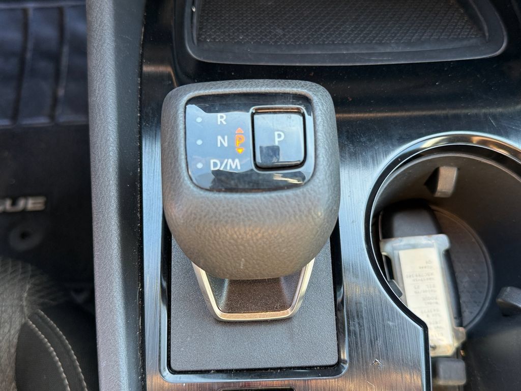 Used 2025 Nissan Rogue SV AWD/4WD image 30