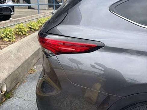 Used 2023 Toyota Highlander L image 4