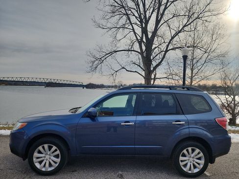 Used 2011 Subaru Forester 2.5X Premium image 2