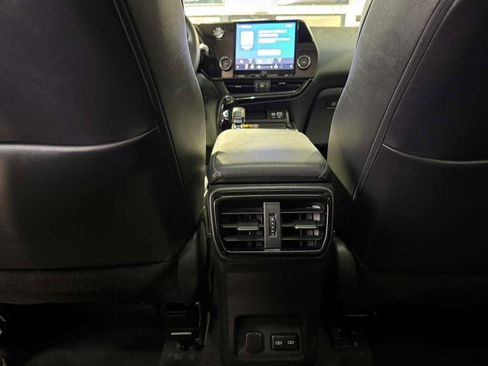 Used 2025 Lexus NX 250 FWD image 35