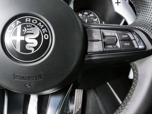Used 2023 Alfa Romeo Stelvio Sprint RWD image 38