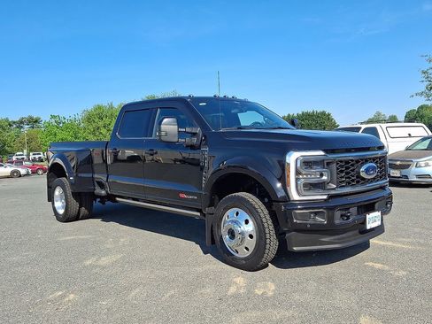Used 2026 Ford F450 Platinum w/ FX4 Off-Road Package AWD/4WD image 1