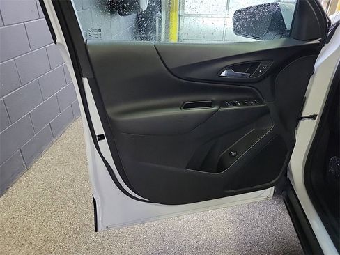 Used 2023 Chevrolet Equinox LT image 20