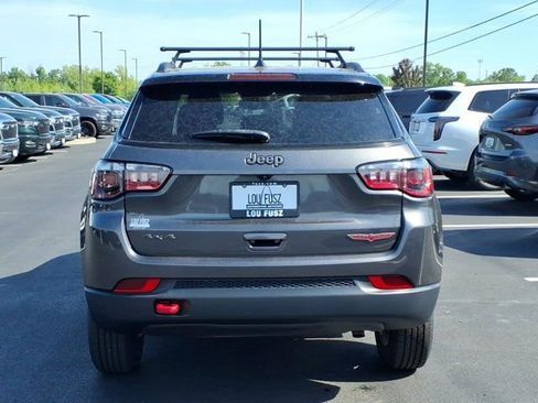 Used 2022 Jeep Compass Trailhawk w/ Trailhawk Convenience Group AWD/4WD image 29