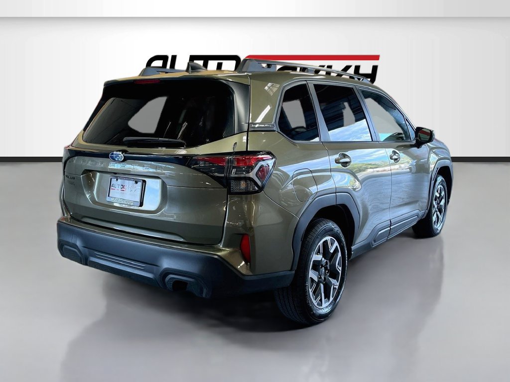 Used 2025 Subaru Forester Premium AWD/4WD image 7