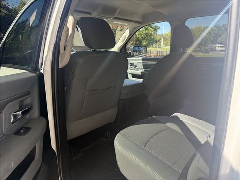 Used 2020 RAM 1500 Classic SLT w/ Luxury Group AWD/4WD image 13