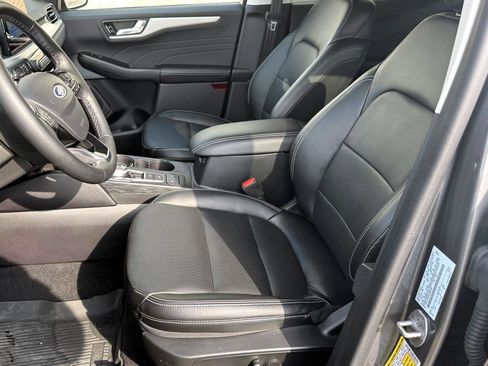 Used 2022 Ford Escape SEL image 17