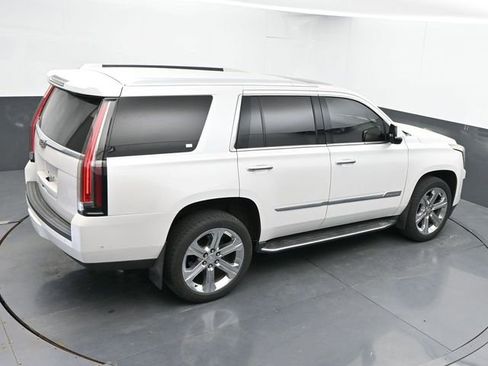 Used 2017 Cadillac Escalade Luxury AWD/4WD image 21