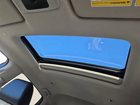 New 2026 Honda HR-V EX-L image 9