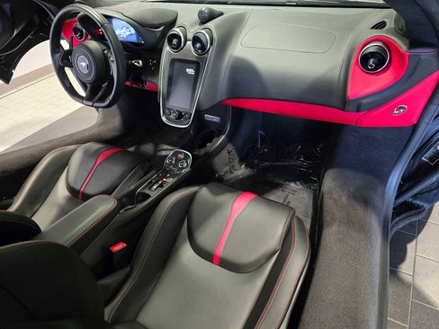 Used 2019 McLaren 570S image 16