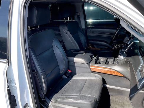 Used 2017 Chevrolet Suburban Premier image 7