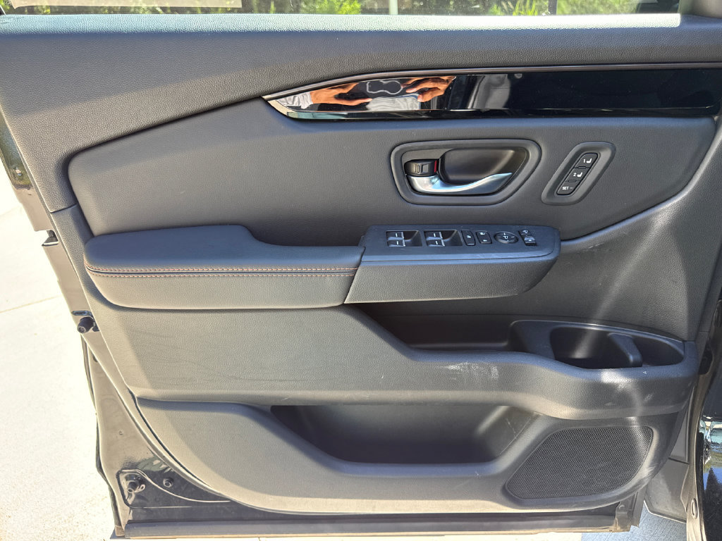 Certified 2025 Honda Pilot TrailSport image 14