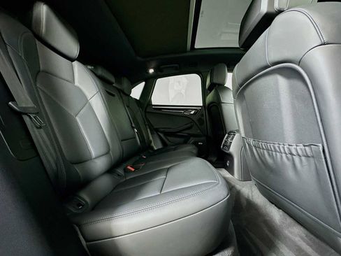 Certified 2020 Porsche Macan image 28