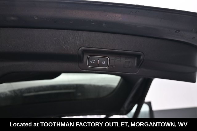 Used 2022 Ford Explorer XLT AWD/4WD image 8