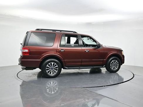 Used 2017 Ford Expedition XLT AWD/4WD image 2