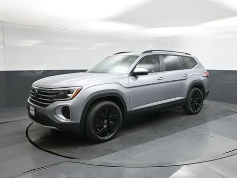 New 2026 Volkswagen Atlas SE image 1