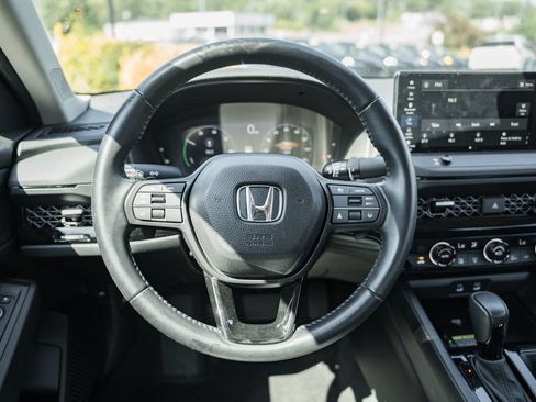 Used 2025 Honda Accord EX-L image 29