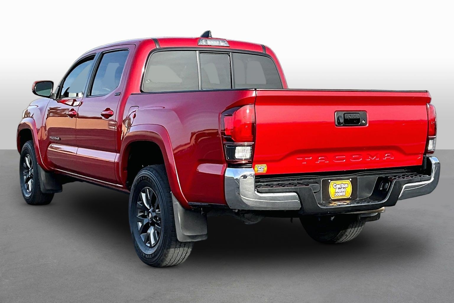Used 2022 Toyota Tacoma SR5 w/ SR5 Appearance Package (SM) RWD image 11