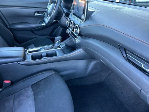 Used 2022 Nissan Sentra SR w/ Midnight Edition image 15