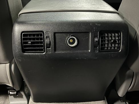 Used 2011 Toyota Tundra Limited w/ Memory Pkg AWD/4WD image 10