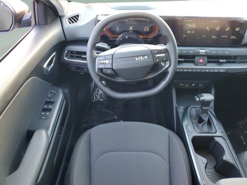 Used 2025 Kia K4 FWD image 10