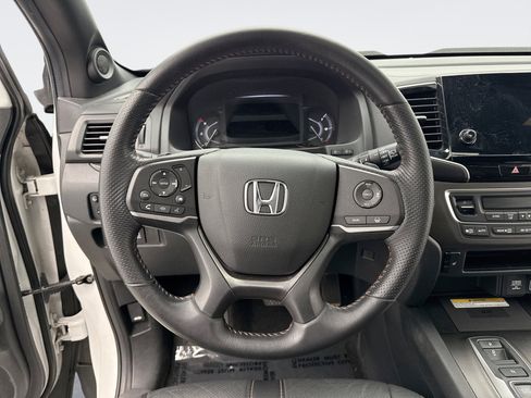 Used 2023 Honda Passport TrailSport image 12