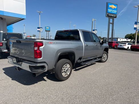 Used 2025 Chevrolet Silverado 2500 LT w/ Convenience Package AWD/4WD image 5