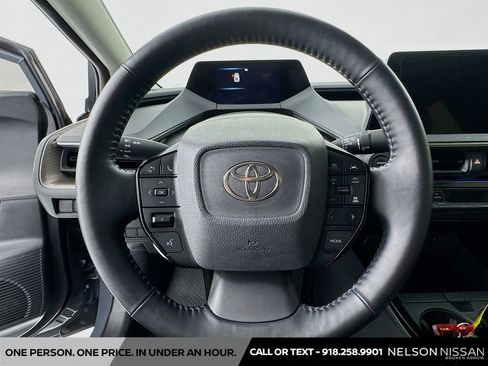 Used 2024 Toyota Prius XLE FWD image 11