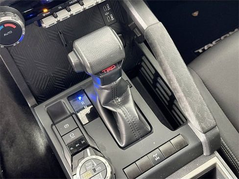 Used 2024 Toyota Tacoma TRD Off-Road image 14