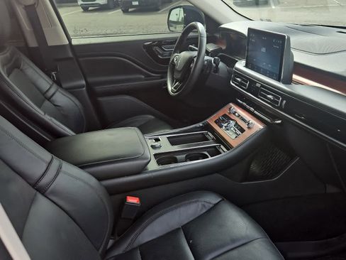 Used 2023 Lincoln Aviator Reserve w/ Equipment Group 201A image 14