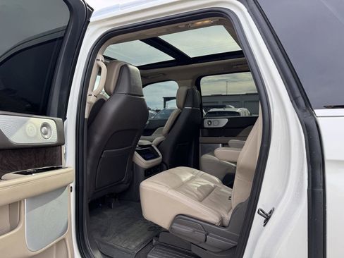 Used 2024 Lincoln Navigator L Reserve image 16
