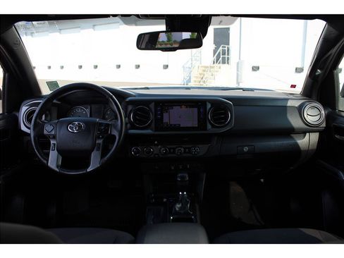 Used 2019 Toyota Tacoma TRD Off-Road image 9