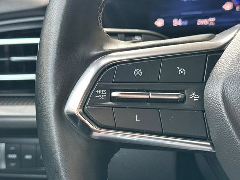 Used 2024 Chevrolet Traverse LT image 32