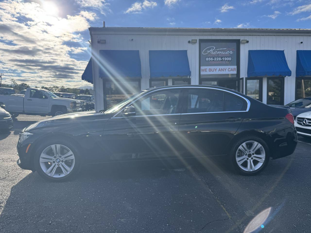Used 2017 BMW 330i xDrive Sedan AWD/4WD image 8