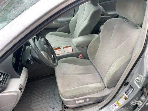 Used 2010 Toyota Camry XLE image 22