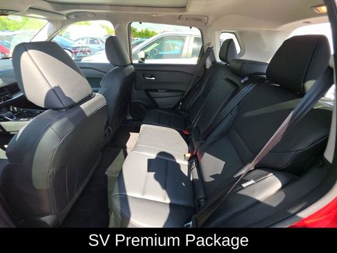 Used 2025 Nissan Rogue SV w/ SV Premium Package FWD image 7