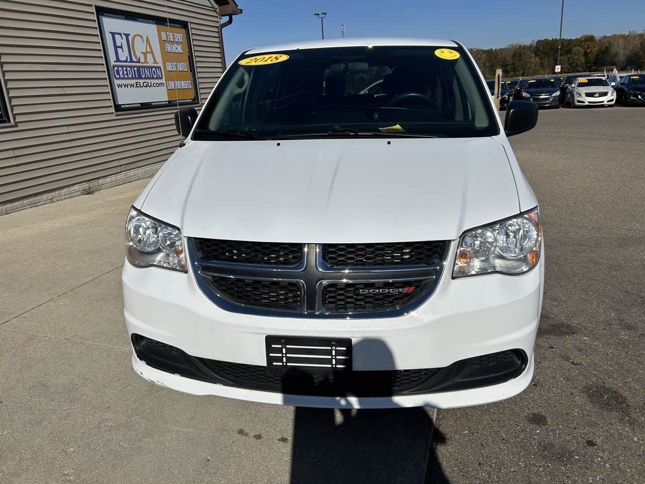 Used 2018 Dodge Grand Caravan SE FWD image 2