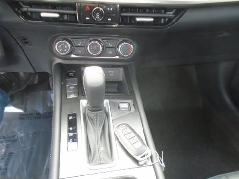 Used 2025 Nissan Kicks SV w/ SV Premium Package AWD/4WD image 16