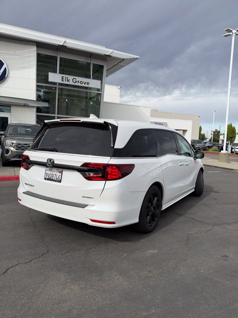 Used 2023 Honda Odyssey Sport image 3