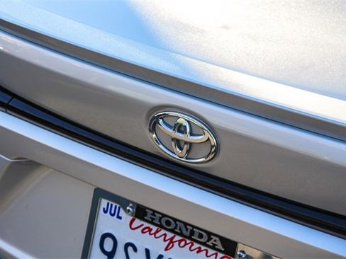 Used 2021 Toyota Corolla SE w/ Carpet Mat Package (TMS) image 11