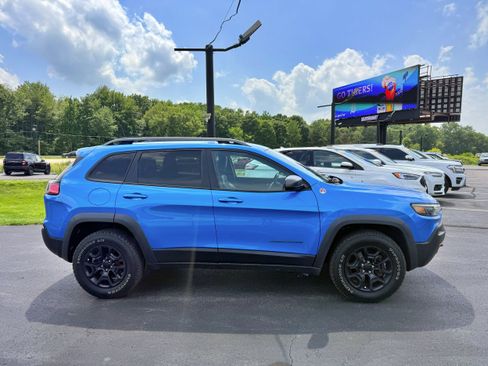 Used 2021 Jeep Cherokee Trailhawk AWD/4WD image 10