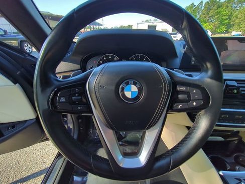 Used 2019 BMW 530i w/ Convenience Package RWD image 30