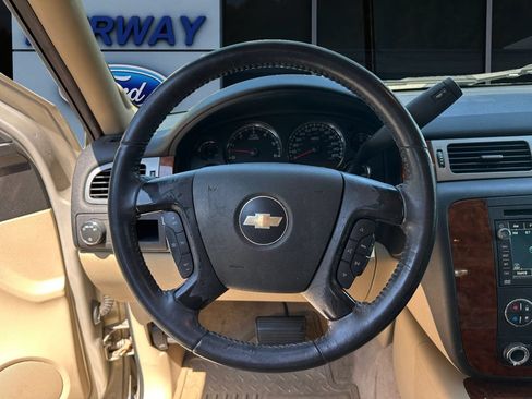 Used 2007 Chevrolet Tahoe LTZ w/ LTZ Preferred Equipment Group RWD image 15