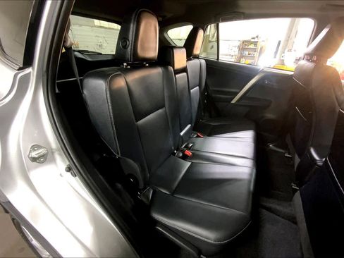 Used 2015 Toyota RAV4 Limited image 19