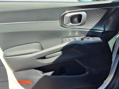 New 2026 Kia Sorento LX FWD image 12