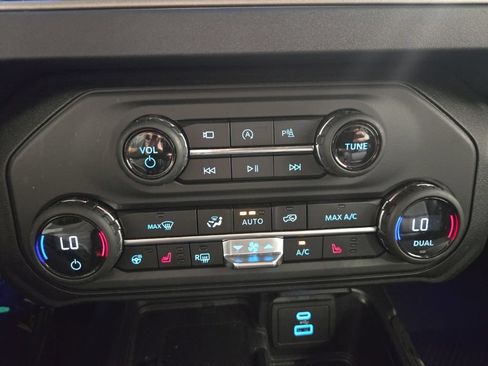 Used 2025 Ford Bronco Outer Banks AWD/4WD image 16