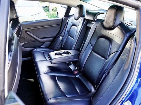 Used 2022 Tesla Model 3 Long Range AWD/4WD image 17
