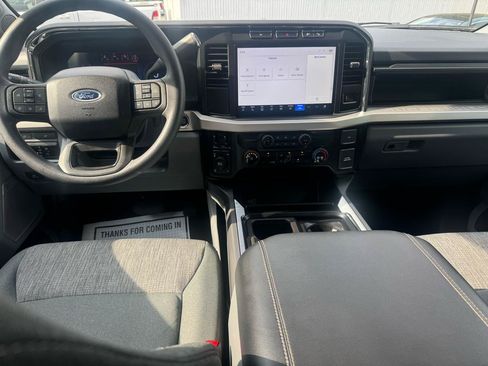 Used 2023 Ford F250 XLT w/ XLT Premium Package AWD/4WD image 3