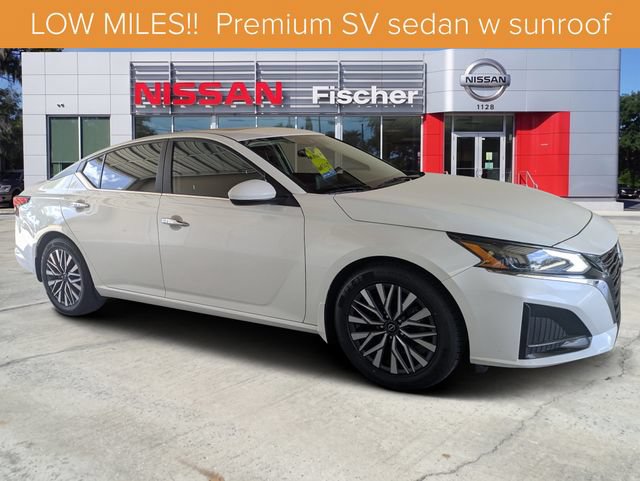 Used 2023 Nissan Altima 2.5 SV w/ SV Premium Package FWD image 1
