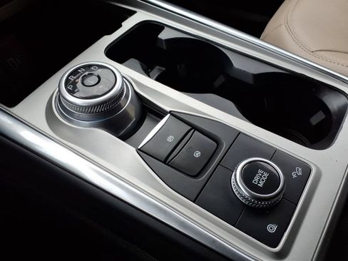 Used 2023 Ford Explorer Limited w/ Limited Technology Package AWD/4WD image 19